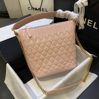 CHANEL HIPPIE BAG