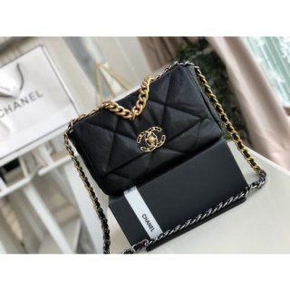 CHANEL 19 FLAP BAG
